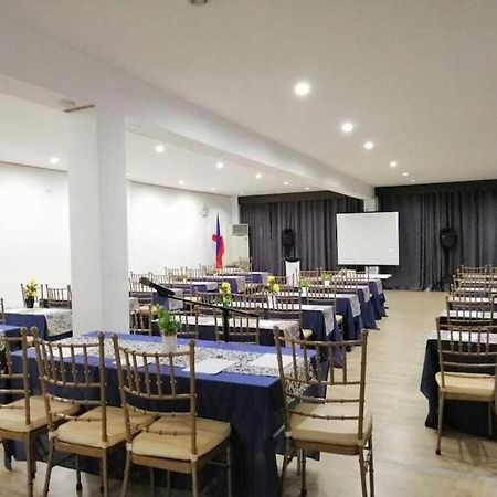 Whitewoods Convention And Leisure Hotel Silang Zewnętrze zdjęcie