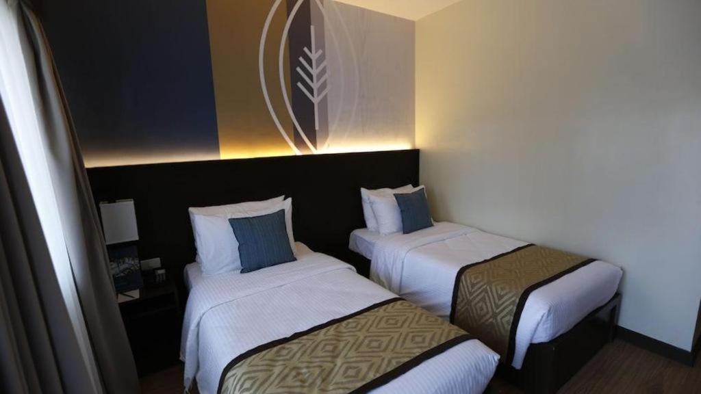 Whitewoods Convention And Leisure Hotel Silang Zewnętrze zdjęcie