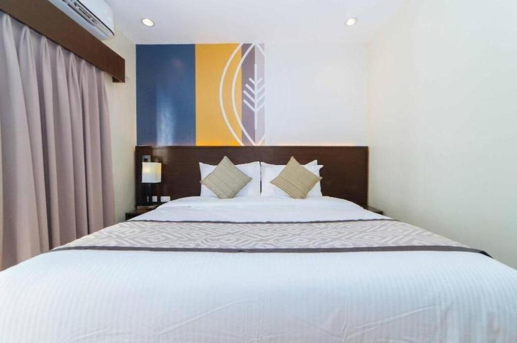 Whitewoods Convention And Leisure Hotel Silang Zewnętrze zdjęcie
