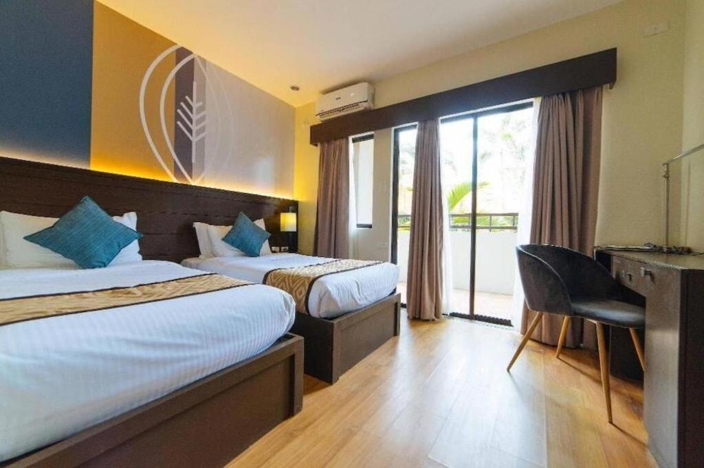 Whitewoods Convention And Leisure Hotel Silang Zewnętrze zdjęcie