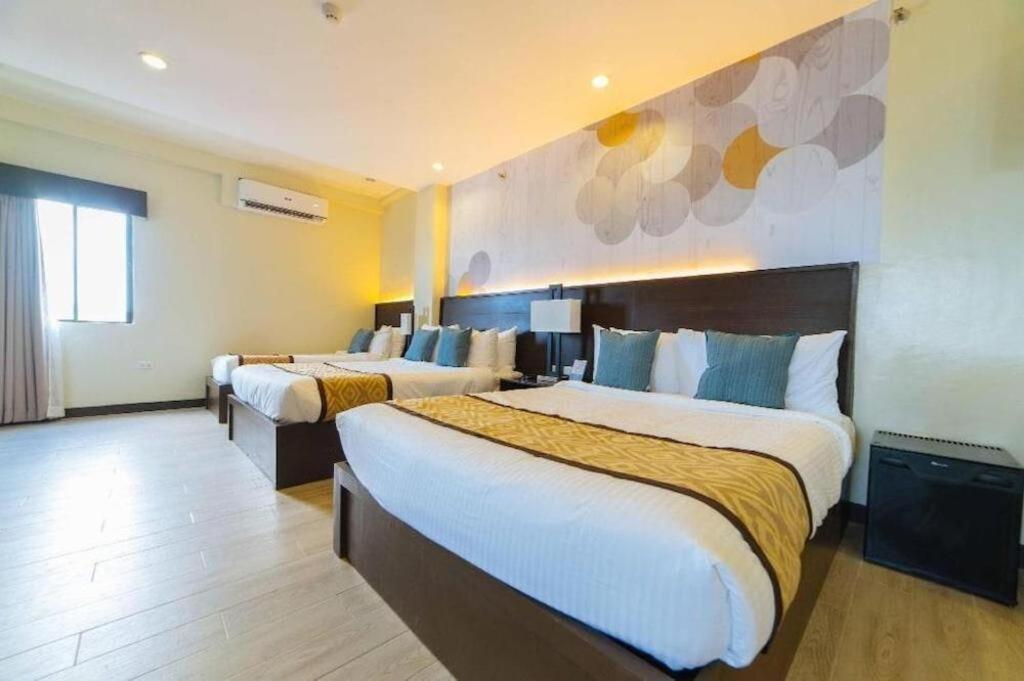 Whitewoods Convention And Leisure Hotel Silang Zewnętrze zdjęcie
