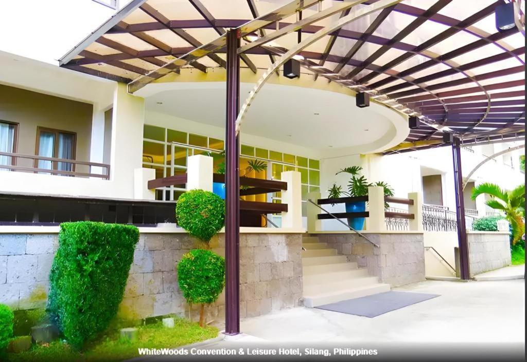 Whitewoods Convention And Leisure Hotel Silang Zewnętrze zdjęcie