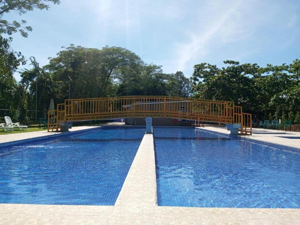 Whitewoods Convention And Leisure Hotel Silang Zewnętrze zdjęcie